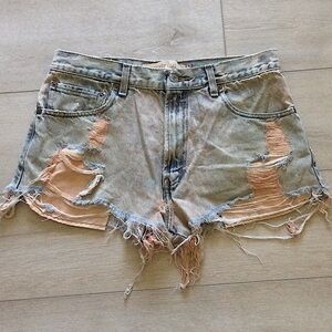 LEVI’S :: SHORTS